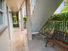 1541 NE 34th Ct 104, Oakland Park FL 33334