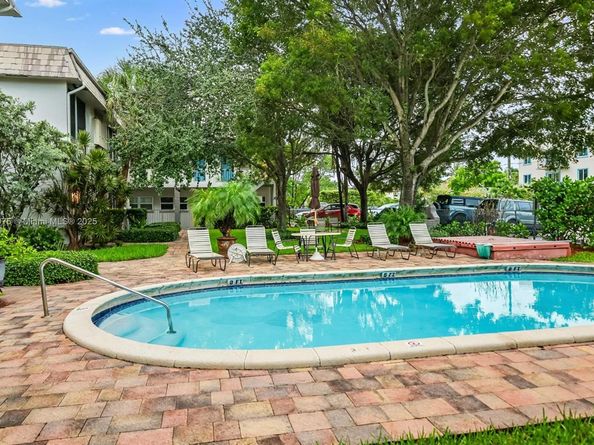 1541 NE 34th Ct 104, Oakland Park FL 33334