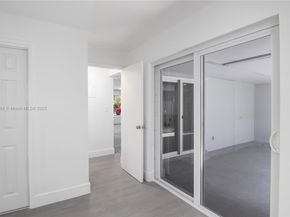 1750 NE 52nd St, Fort Lauderdale FL 33334