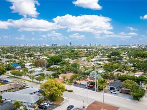 1750 NE 52nd St, Fort Lauderdale FL 33334