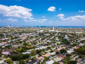 1750 NE 52nd St, Fort Lauderdale FL 33334