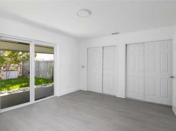 1750 NE 52nd St, Fort Lauderdale FL 33334