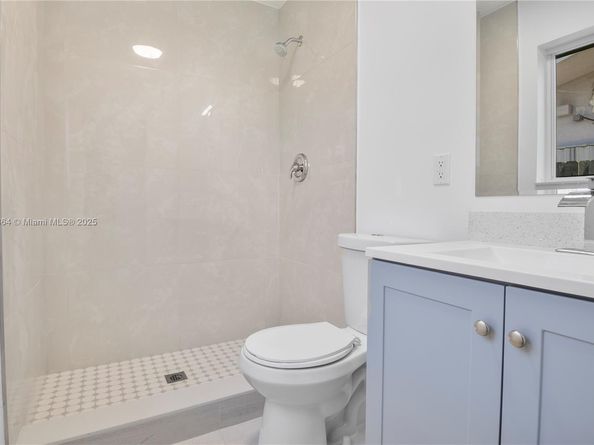 1750 NE 52nd St, Fort Lauderdale FL 33334