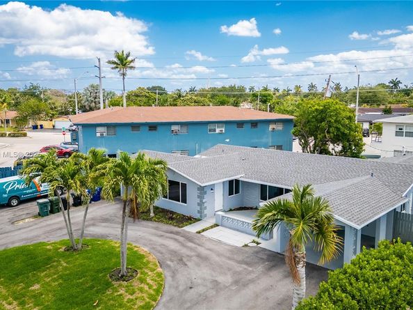 1750 NE 52nd St, Fort Lauderdale FL 33334