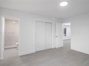 1750 NE 52nd St, Fort Lauderdale FL 33334