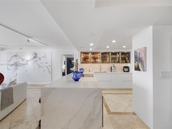 3 Grove Isle Dr C1804, Miami FL 33133