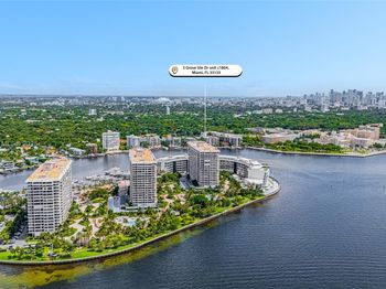 3 Grove Isle Dr