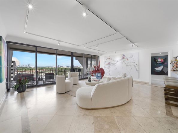 3 Grove Isle Dr C1804, Miami FL 33133