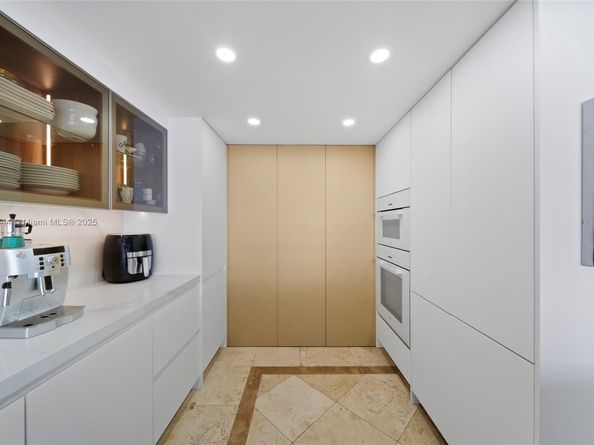 3 Grove Isle Dr C1804, Miami FL 33133