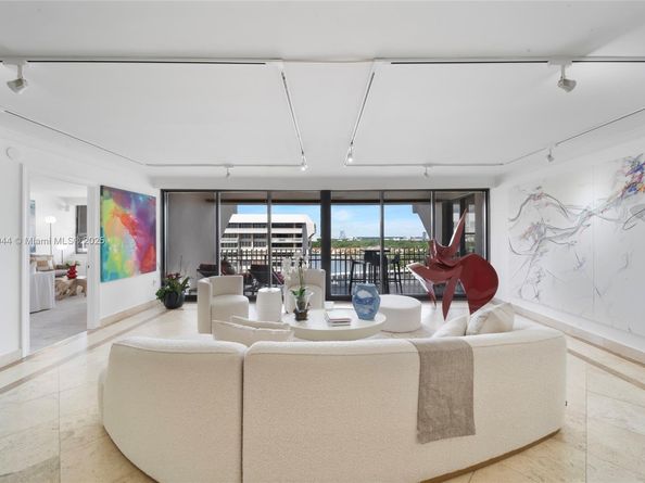 3 Grove Isle Dr C1804, Miami FL 33133
