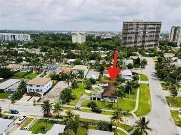 10900 N Bayshore Dr, Miami FL 33161
