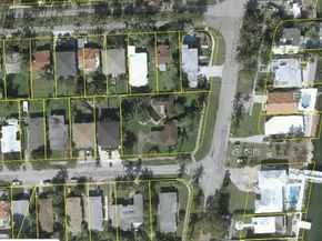 10900 N Bayshore Dr, Miami FL 33161