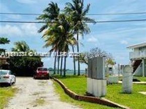 10900 N Bayshore Dr, Miami FL 33161