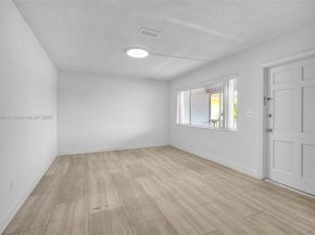 2101 NE 68th St Unit 202, Fort Lauderdale FL 33308