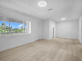 2101 NE 68th St Unit 202, Fort Lauderdale FL 33308