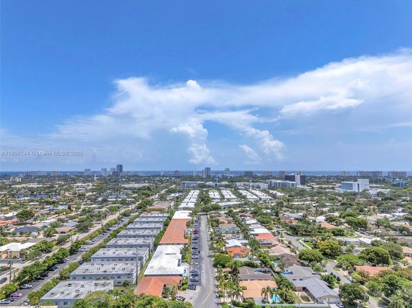2101 NE 68th St Unit 202, Fort Lauderdale FL 33308