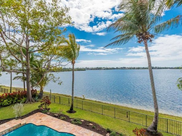 18122 NW 15th Ct, Pembroke Pines FL 33029