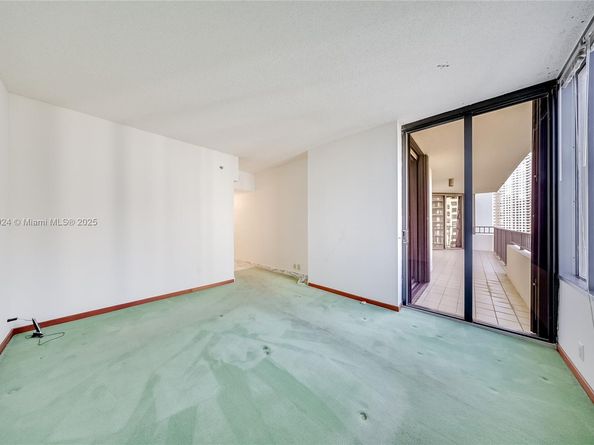 520 Brickell Key Dr A1104, Miami FL 33131