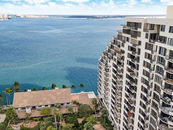 520 Brickell Key Dr A1104, Miami FL 33131