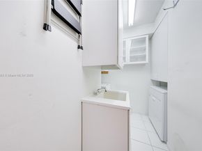 520 Brickell Key Dr A1104, Miami FL 33131