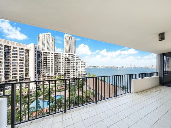 520 Brickell Key Dr A1104, Miami FL 33131