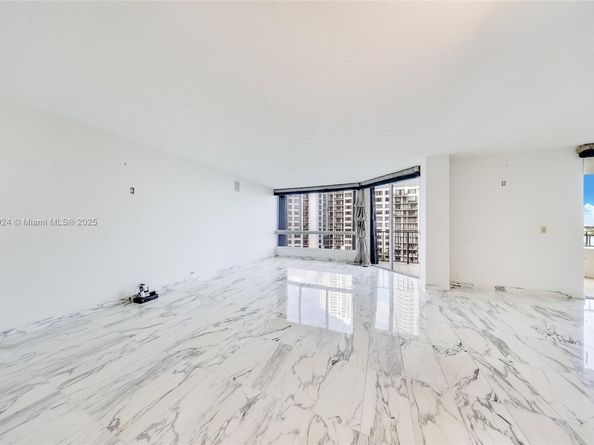 520 Brickell Key Dr A1104, Miami FL 33131