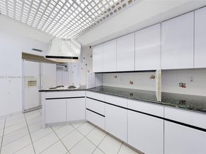 520 Brickell Key Dr A1104, Miami FL 33131