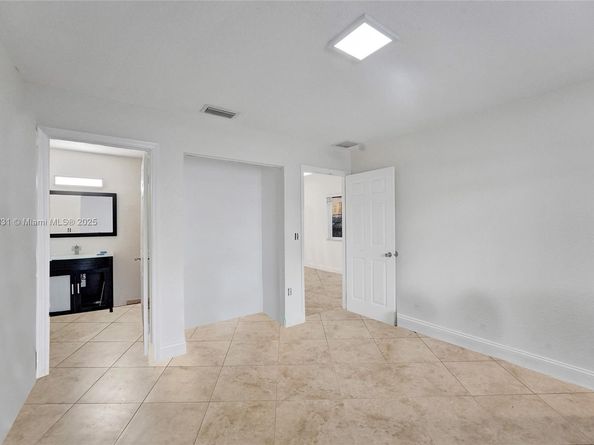 1154 NW 103rd St, Miami FL 33150