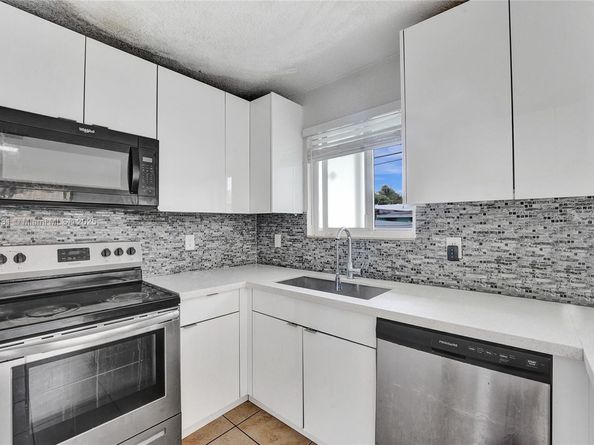 1154 NW 103rd St, Miami FL 33150