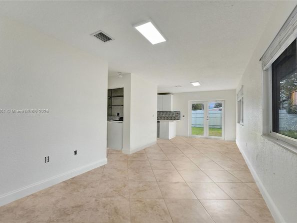 1154 NW 103rd St, Miami FL 33150