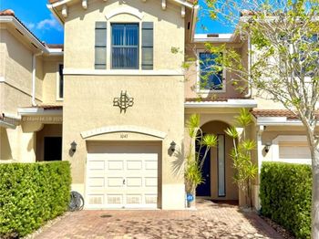 1047 NW 33rd Mnr
