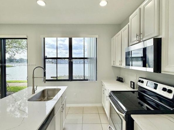 1047 NW 33rd Mnr, Pompano Beach FL 33064