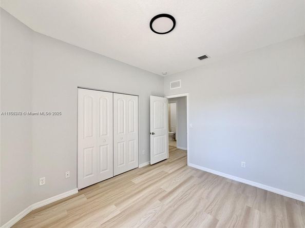 1047 NW 33rd Mnr, Pompano Beach FL 33064
