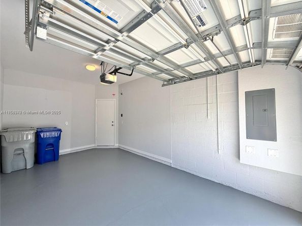 1047 NW 33rd Mnr, Pompano Beach FL 33064