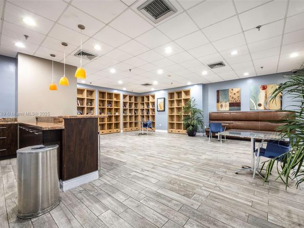 850 N Miami Ave W906, Miami FL 33136