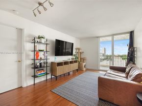 850 N Miami Ave W906, Miami FL 33136