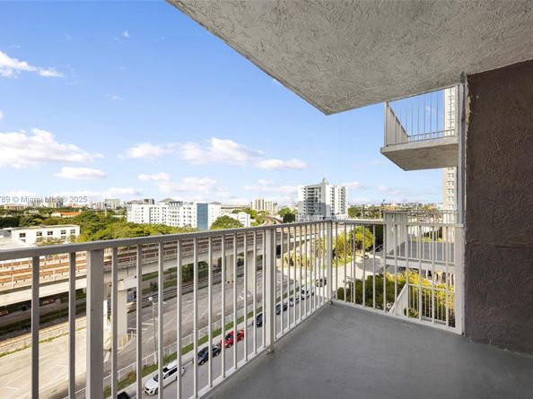 850 N Miami Ave W906, Miami FL 33136