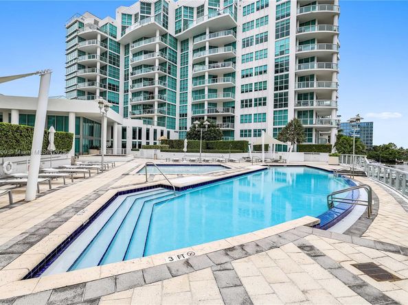 3131 NE 188th St 21005, Aventura FL 33180