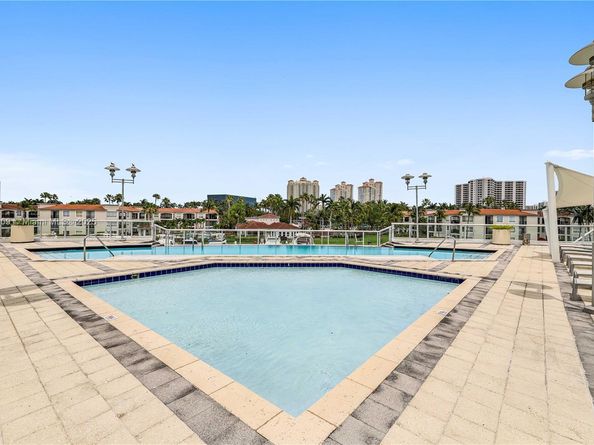 3131 NE 188th St 21005, Aventura FL 33180