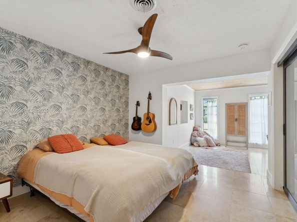 951 Buchanan St, Hollywood FL 33019