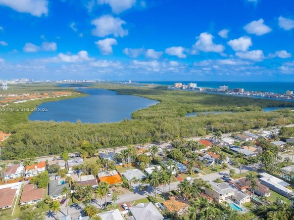 951 Buchanan St, Hollywood FL 33019