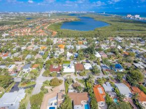 951 Buchanan St, Hollywood FL 33019