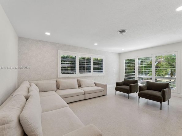 951 Buchanan St, Hollywood FL 33019