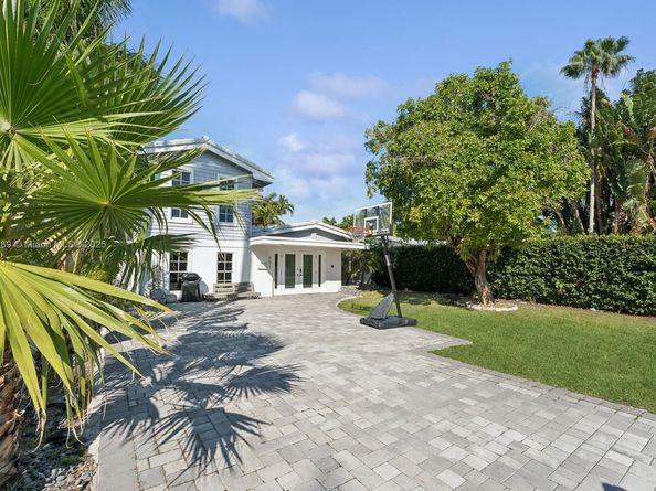 951 Buchanan St, Hollywood FL 33019