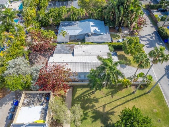 951 Buchanan St, Hollywood FL 33019