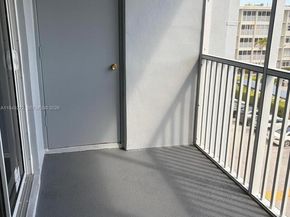 215 SE 3rd Ave 403A, Hallandale Beach FL 33009