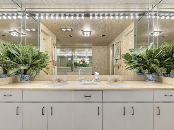 10175 Collins Ave Doubl1401/1402(4706 sqft), Bal Harbour FL 33154