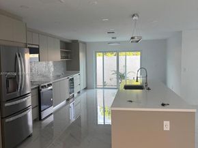 13911 SW 100th Ln, Miami FL 33186