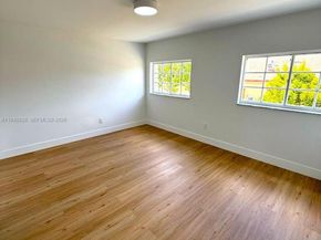 13911 SW 100th Ln, Miami FL 33186