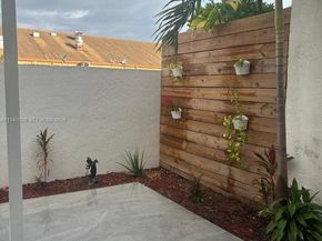 13911 SW 100th Ln, Miami FL 33186